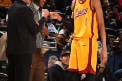 开云体育官网-骑士主场取得四千胜小加索尔全场灌下分