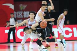 开云体育中国-广州队夺取CBA总决赛冠军，陈林坤称赞队员表现稳定