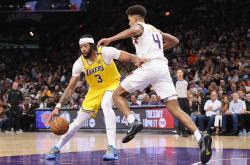 开云体育下载-湖人击败太阳，浓眉34分成高光