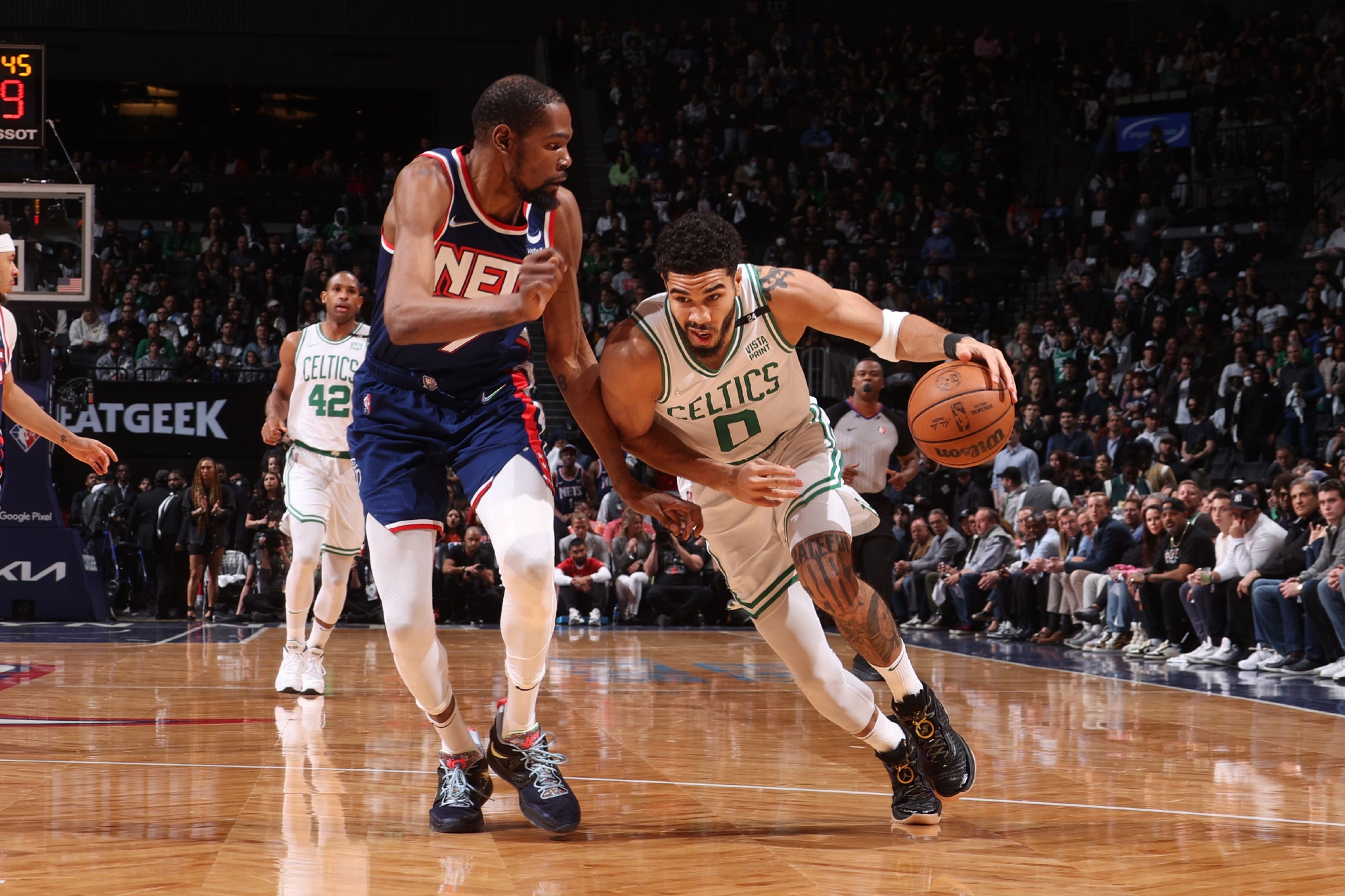 篮网主场击败凯尔特人，杜兰特再度爆发