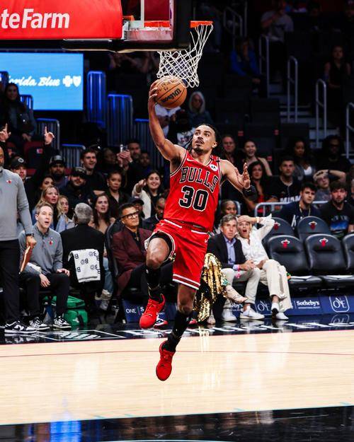 热火不敌猛龙，德罗赞砍33分