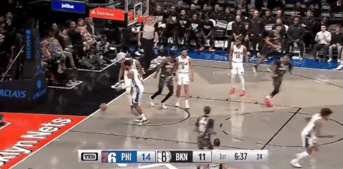 湖人主场胜篮网，战绩继续领跑